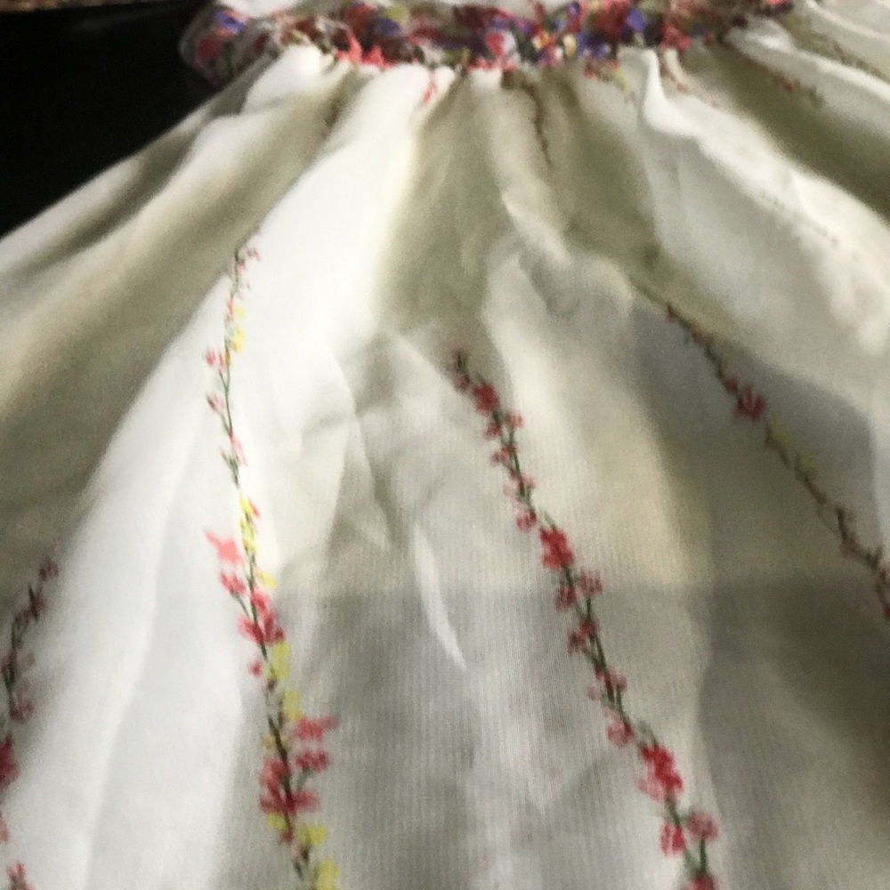 BEAUTIFUL SPRING DRESS ONLY WORN ONCE !